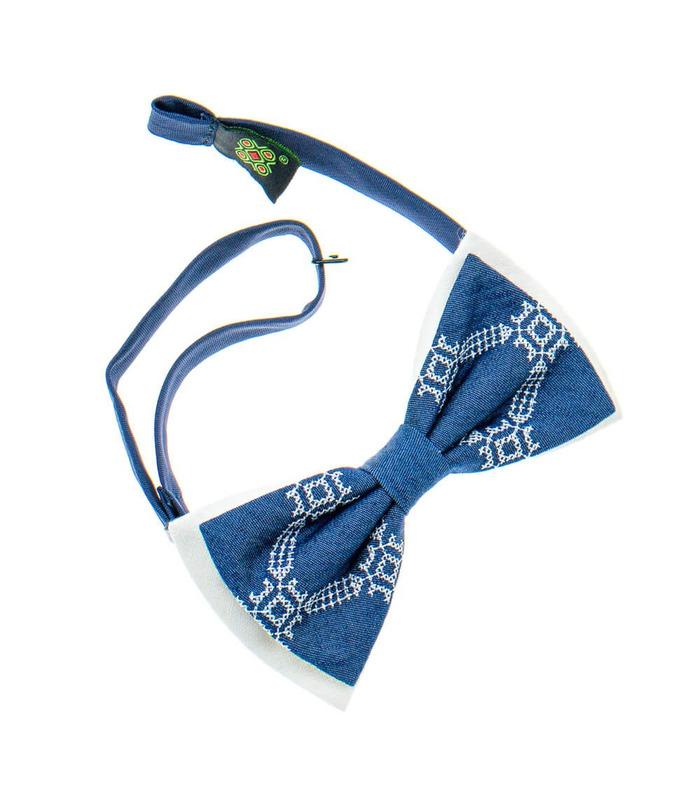 Вышитая бабочка 824