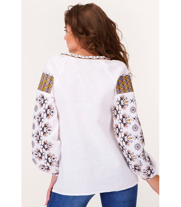Жіноча вишиванка мод.7402