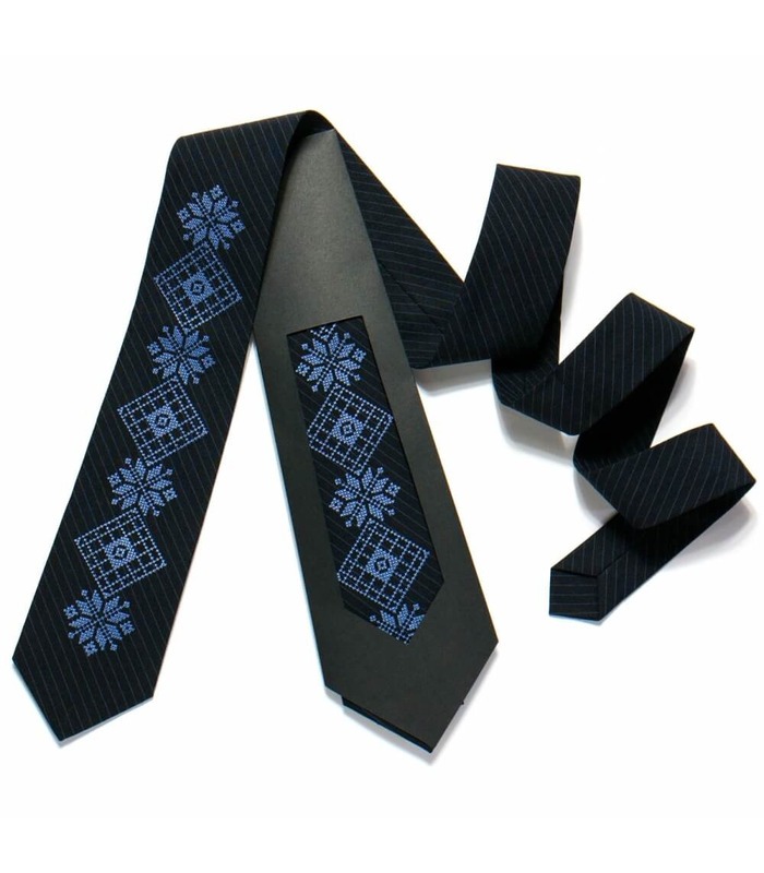 Краватка ᐉ Вишита краватка темно-синього кольору 727, костюмна тканина ※ Україна