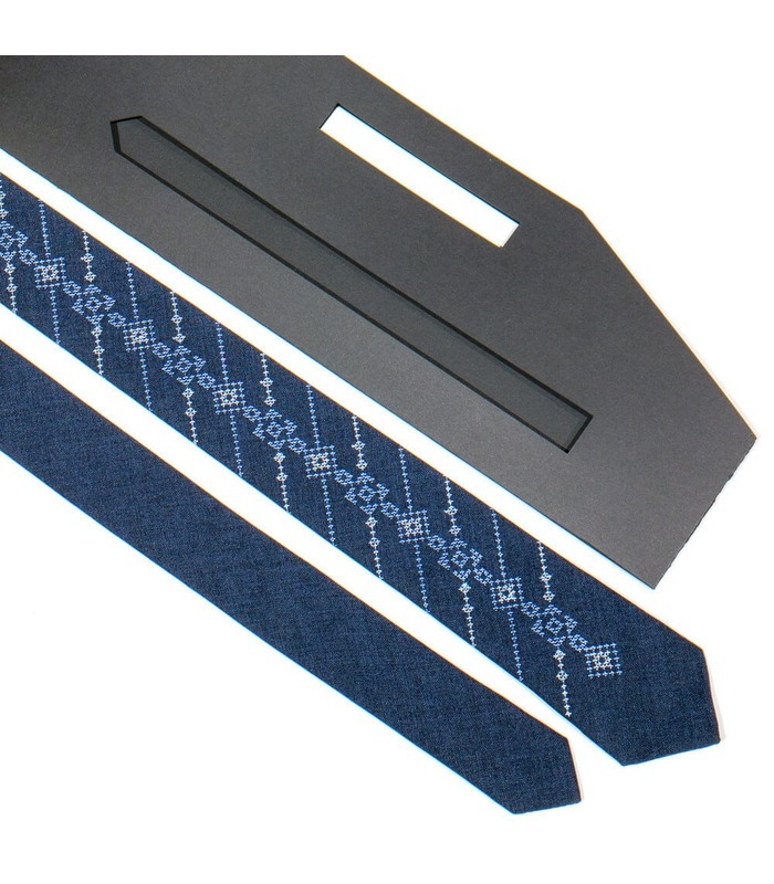 Краватка ᐉ Вишита краватка синього кольору 773, костюмна тканина ※ Україна