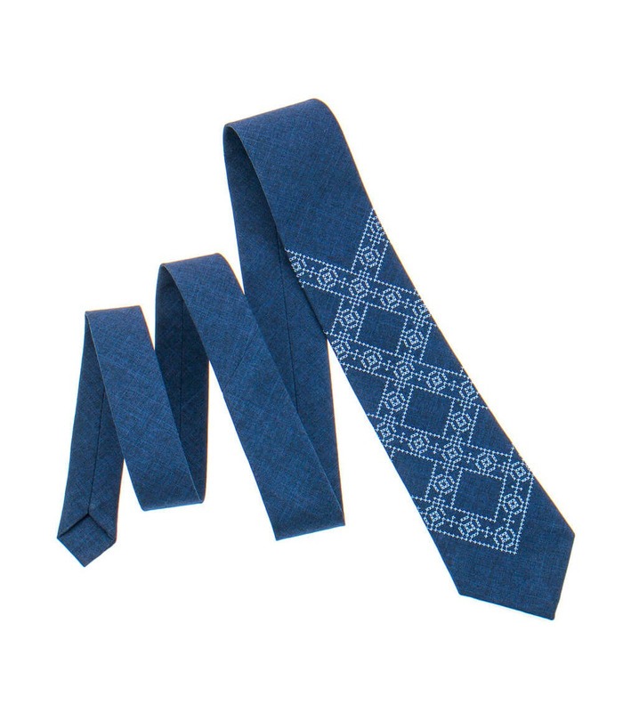 Галстук ᐉ Вышитый галстук темно-синего цвета 845, костюмная ткань ※ Украина