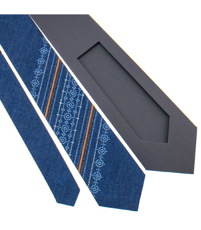 Галстук ᐉ Вышитый галстук синего цвета 898, джинсовая ткань ※ Украина