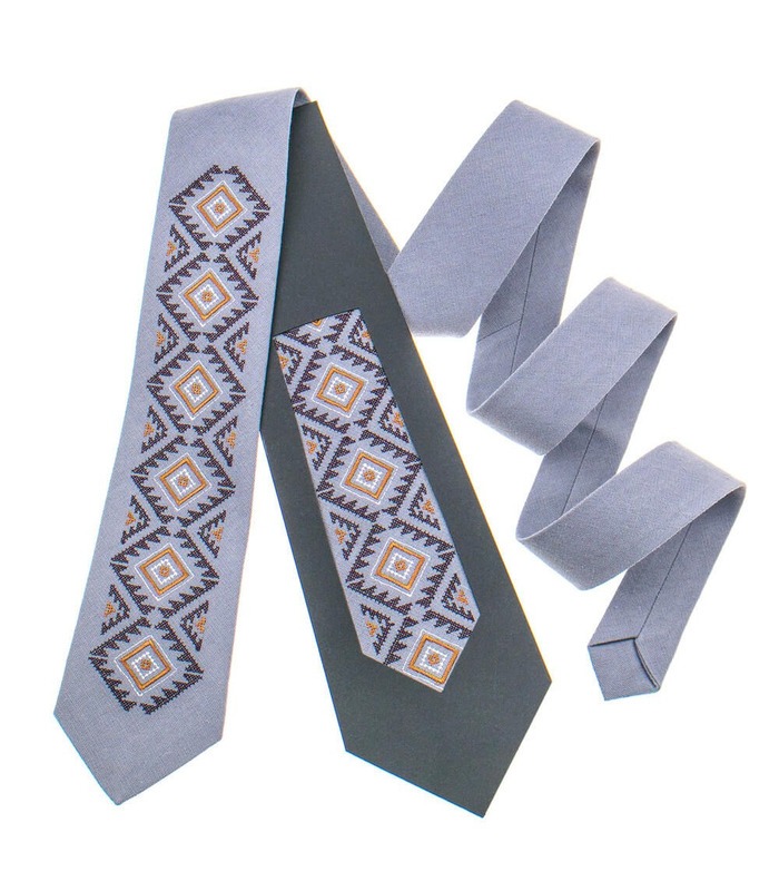 Краватка ᐉ Вишита краватка світло-сірого кольору 927, з натурального льону ※ Україна