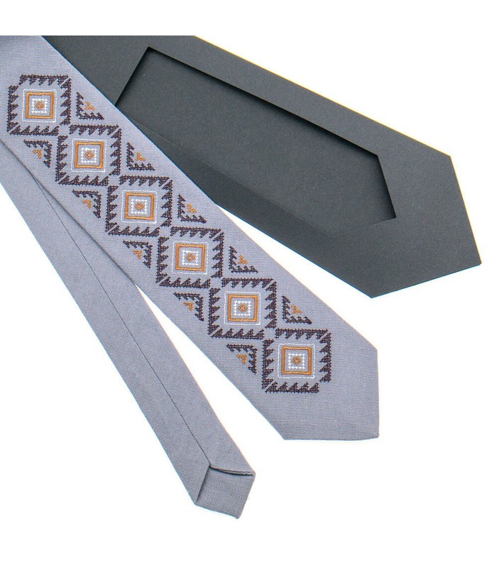 Краватка ᐉ Вишита краватка світло-сірого кольору 927, з натурального льону ※ Україна