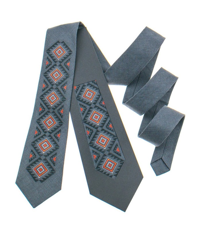 Краватка ᐉ Вишита краватка темно-сірого кольору 928, з натурального льону ※ Україна