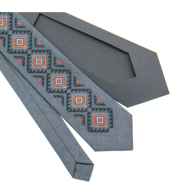 Галстук ᐉ Вышитый галстук темно-серого цвета 928, натуральный лен ※ Украина