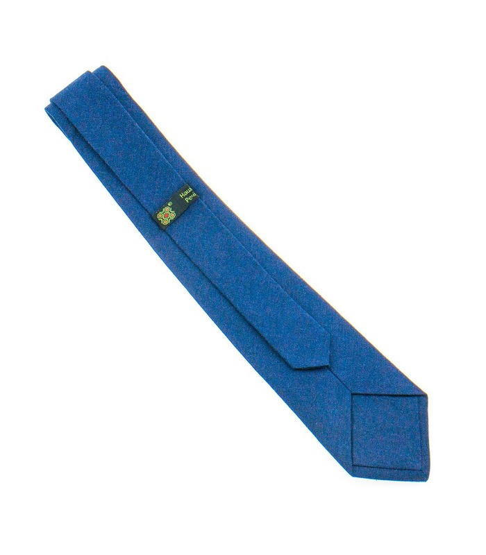 Галстук ᐉ Вышитый галстук синего цвета 929, натуральный лен ※ Украина