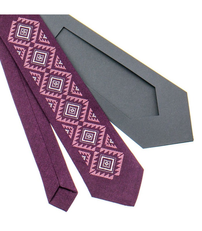 Краватка ᐉ Вишита краватка бордового кольору 930, з натурального льону ※ Україна