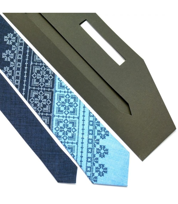 Галстук ᐉ Вышитый галстук темно-синего цвета Снежко, костюмная ткань ※ Украина