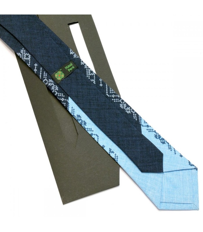 Галстук ᐉ Вышитый галстук темно-синего цвета Снежко, костюмная ткань ※ Украина