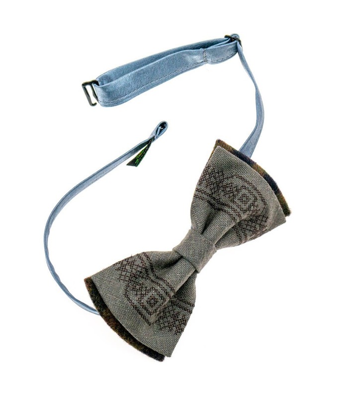 Чоловічий вишитий метелик 944 Limited Edition ᐉ Вишитий з комбінації костюмної тканини ※ Україна