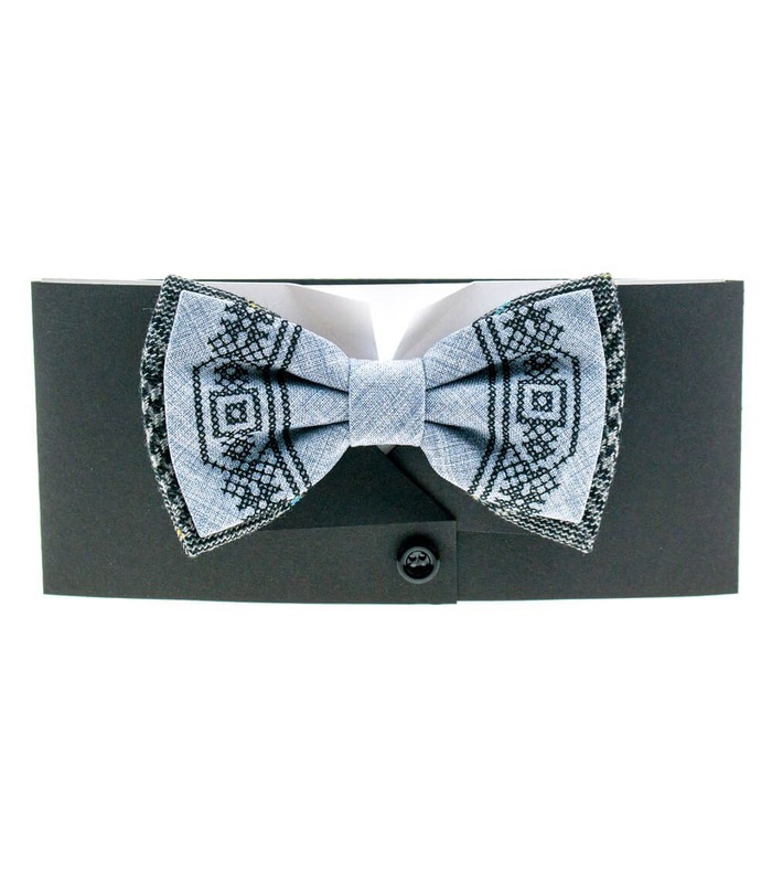 Мужская вышитая бабочка 945 Limited Edition из костюмной ткани ᐉ Светло-голубого цвета ※ Украина