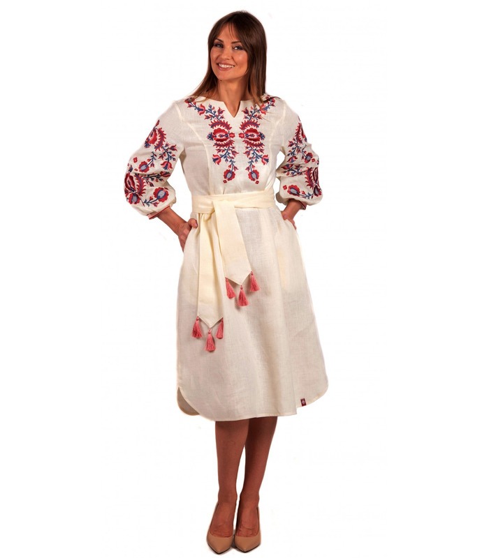 Вишитое льняное платье мод.5025