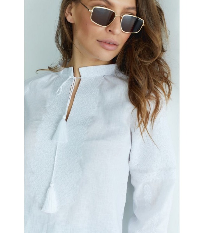 Жіноча вишиванка мод.740