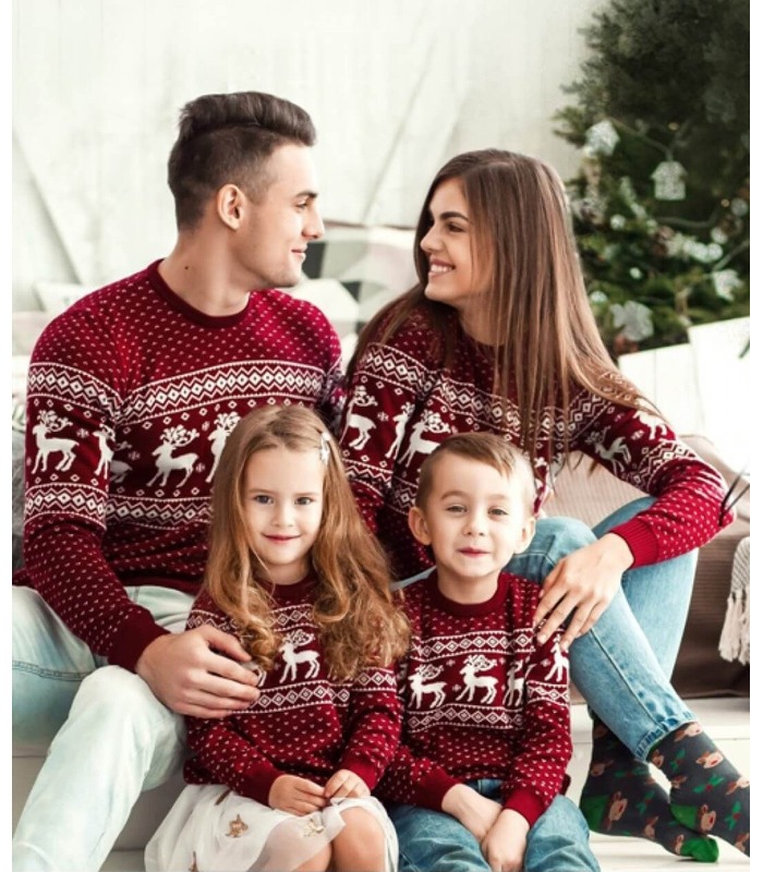 Сімейна колекція светрів "Олені"