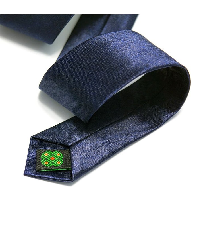 Галстук ᐉ Вышитый темно-синего цвета Громовик, сатин ※ Украина