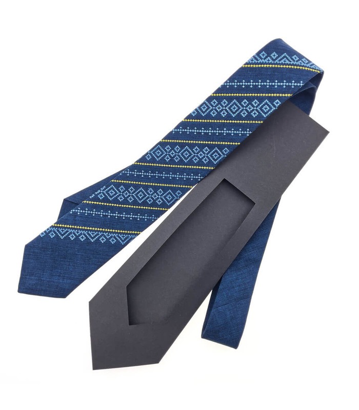 Галстук ᐉ Вышитый галстук синего цвета 966, костюмная ткань ※ Украина