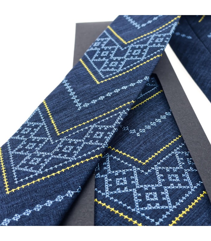 Краватка ᐉ Вишита краватка синього кольору 954, костюмна тканина ※ Україна