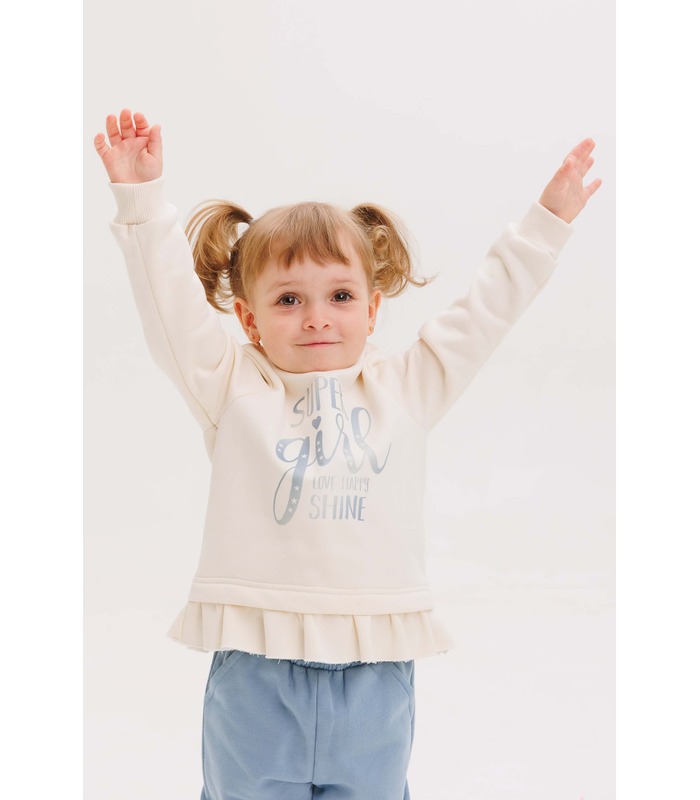 Дитячий джемпер ДЖ333 (200) - молочний дитячий джемпер з воланом та написом від МамаТато