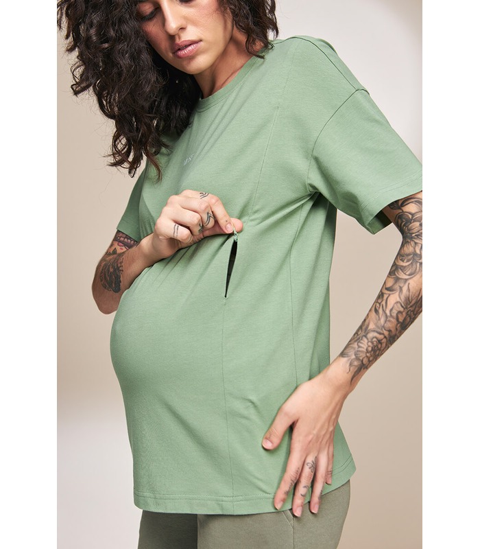 зеленая футболка для кормления