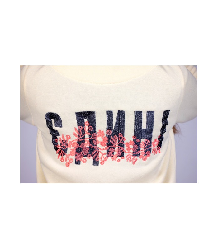 женская кофта с надписью