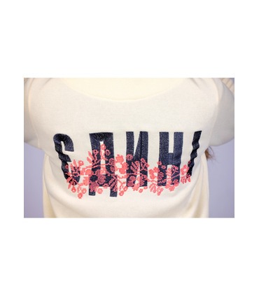 жіноча кофта з написом