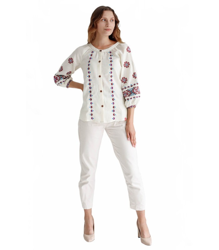 женская вышиванка из льна