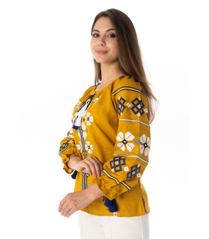желтая женская вышиванка