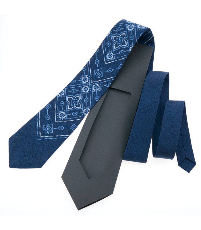 Галстук ᐉ Вышитый галстук синего цвета 968, костюмная ткань ※ Украина