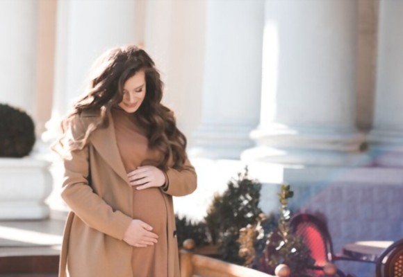 Весняні куртки для вагітних: як обрати, щоб не прогадати?