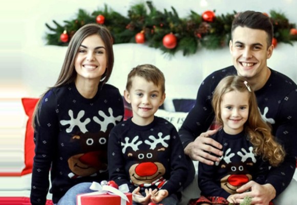 Новогодние свитера для семьи, или как создаются теплые воспоминания